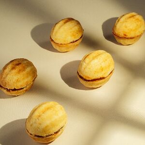 Орешки с вареной сгущенкой 6шт