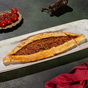 Пиде с фаршем из мраморной говядины