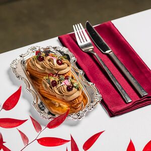 Эклер с паштетом из куриной печени