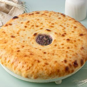 Мини-Осетинский пирог с сыром и листьями свеклы Цæxæpaджын