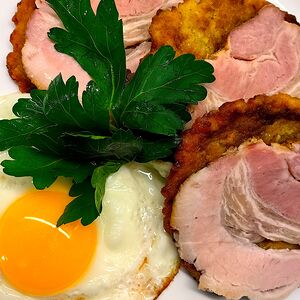 Драники с грудинкой и яйцом