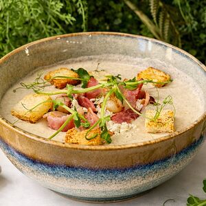 Грибной крем-суп с беконом и дорблю