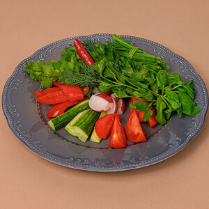 Овощная тарелка с сезонной зеленью