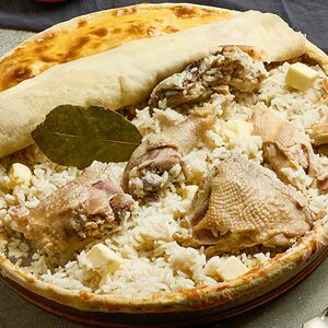 Տնական աքլորով և շիլա