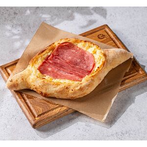 Аджарское хачапури с ветчиной