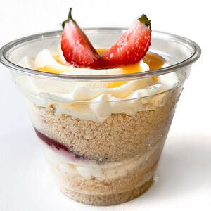 Десерт в стакане Ягодный пломбир 