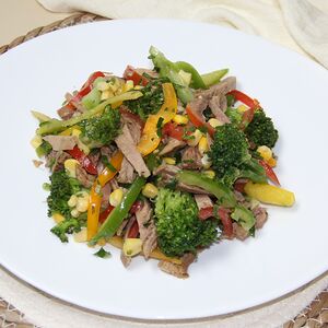 Ծիածան տավարի մսով աղցան