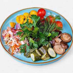 Ассорти домашних солений