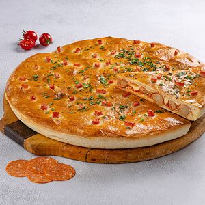 Закрытая пицца «С колбасками и пепперони»