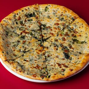 Гурийский пирог с зеленью и сыром