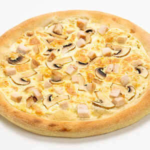 Пицца Копченый цыпленок и сулугуни фирменная