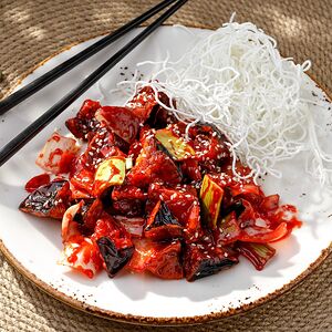 Баклажаны в медовом соусе с кунжутом