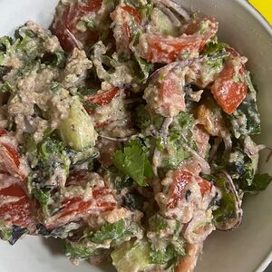 Салат деревенский с орехами