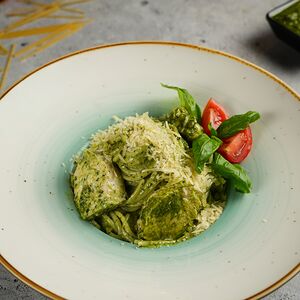 Հավի մսով և պեստո սոուսով սպագետտի