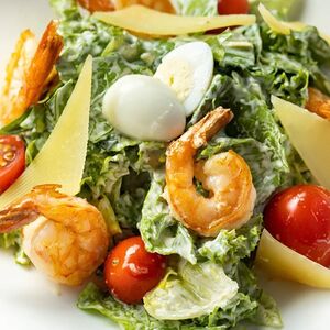 Салат цезарь с курицей