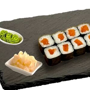 Ролл классический с лососем