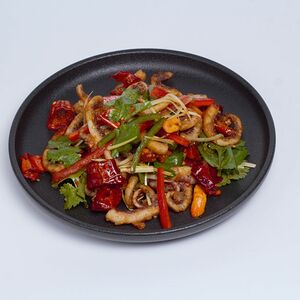 Салат с щупальцами кальмара