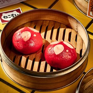 Паровые булочки Бао с малиной