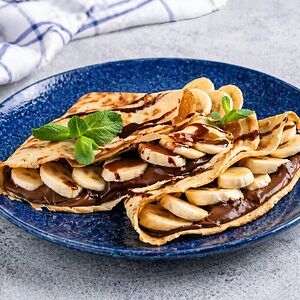 Блинчики с шоколадом и бананом