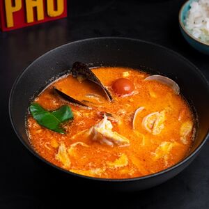 Том ям с морепродуктами