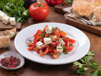 Салат с брынзой