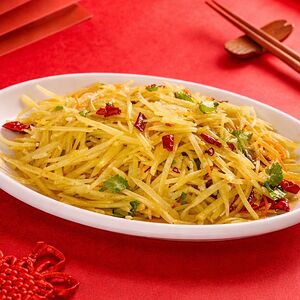 Тушеная картофельная соломка