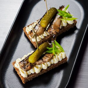 Бутер со шпротами 