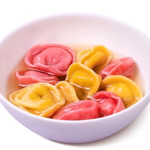 Пельмени с курицей и сыром 10 с бульоном 