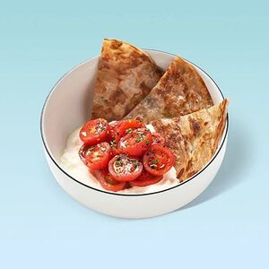 Томаты кимчи	со страчателлой и лепёшкой роти