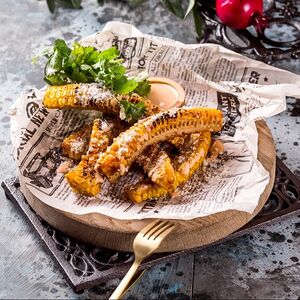 Кукурузные рёбрышки с пикантным сырным соусом 