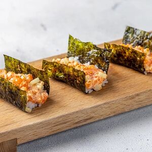 Хэнд-ролл Лосось