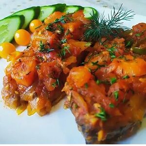 Сазан в томатном овощном соусе