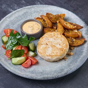 Котлета с сырным соусом и обжареным отварным картофелелем