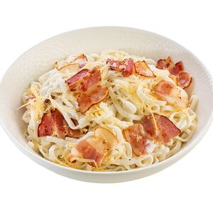 Лапша в сливочном соусе с пармезаном