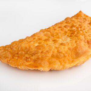 Чебурек с бараниной и копченым сыром