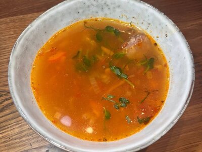 Суп томатный с колбасками