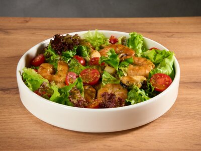 Салат с креветкой и филе апельсина