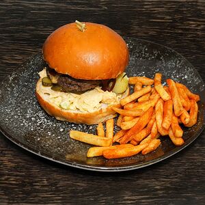 Фирменный бургер Мясоед