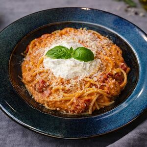 Паста с соусом из перцев