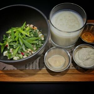 Окрошка на кефире с куриным филе 