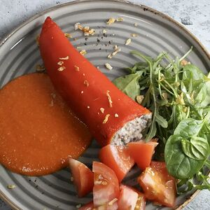 Фаршированный перец с соусом Рамеско