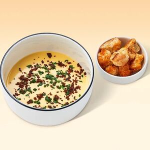 Суп Чеддер с хрустящим беконом и гренками