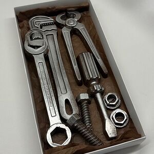  Шоколадные конфеты мужчине на 23 февраля