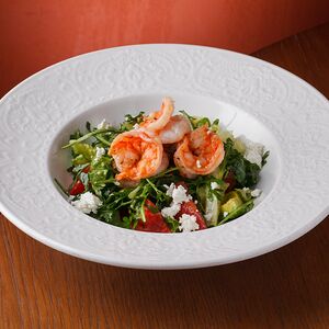 Салат с креветкой и фетой