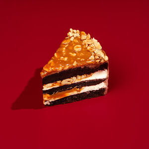 Торт Сникерс Кусочек