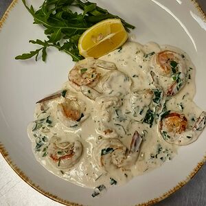 Креветки в сливочно-чесночном соусе