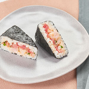 Онигири нежный тунец и креветка