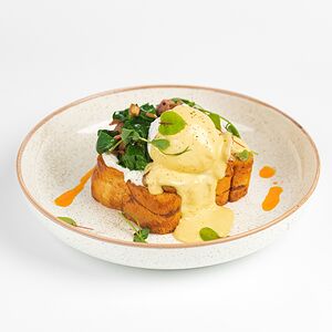 Бриошь с грибами и беконом