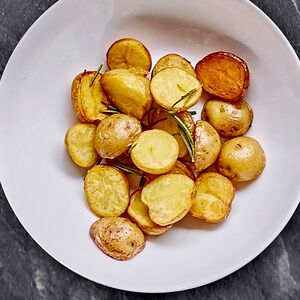 Мини-картофель с розмарином