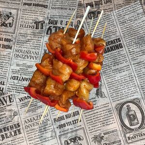 Куриное филе с овощами на шпажках 